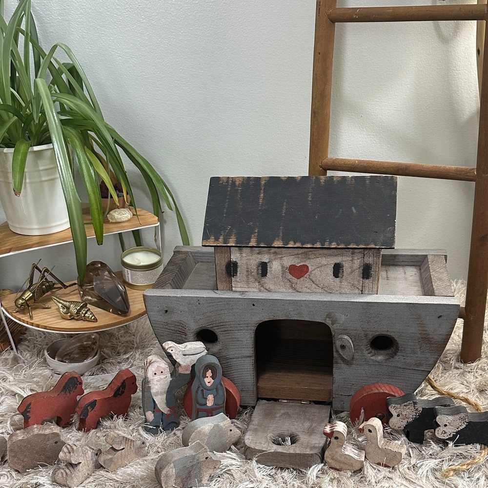 Noah's Ark Rustic Wooden‎ Primitive Style Playset With Animals